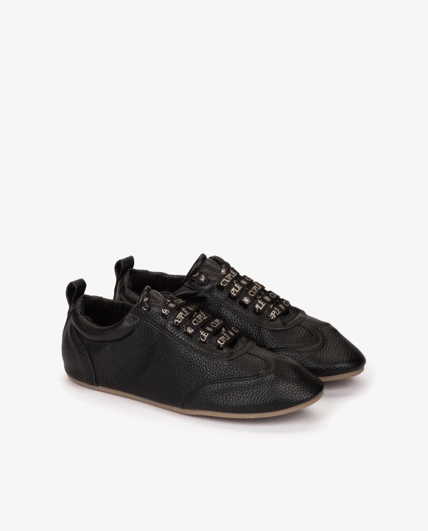 Cuplé ZAPATILLA NEGRA DE TECNOPIEL ESTILO GOLF