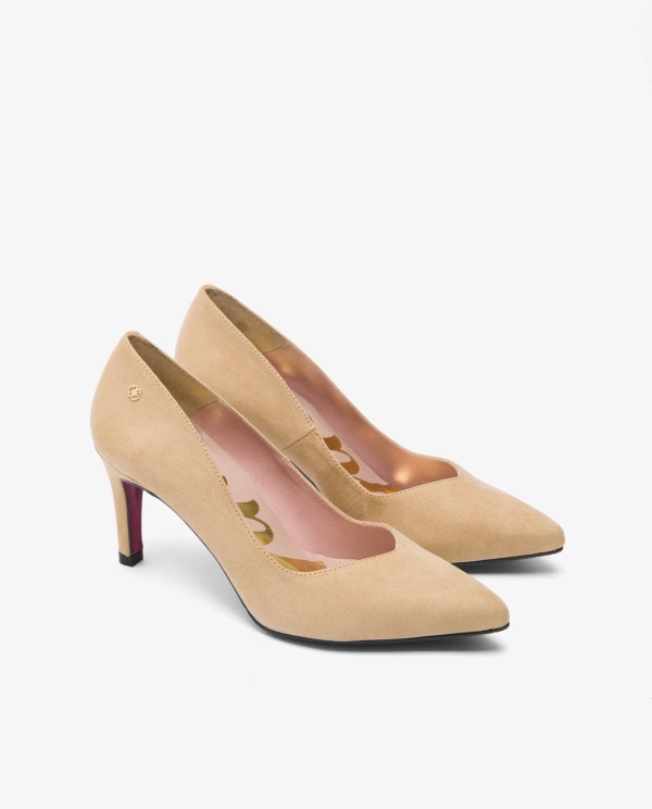 Cuplé SALÓN CAMEL DE ULTRASUEDE CON PUNTA FINA Y TACÓN MEDIO