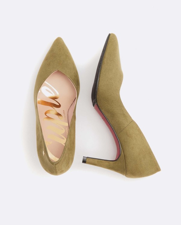 Cuplé SALÓN KAKI DE ULTRASUEDE CON PUNTA FINA Y TACÓN MEDIO