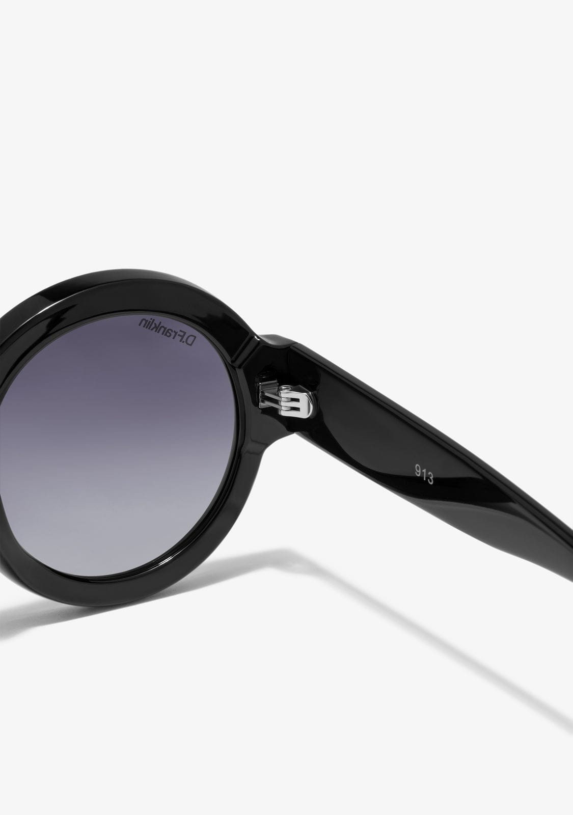 D.franklin 913 Shiny Black / Gradient Smoke