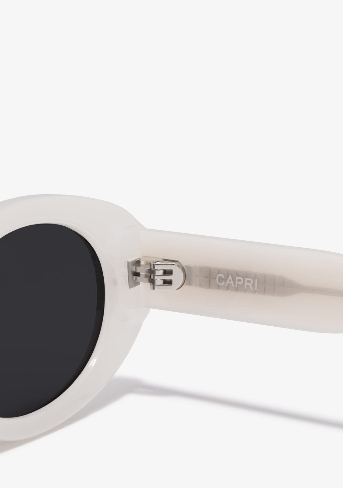 D.franklin Capri Off-White / Black