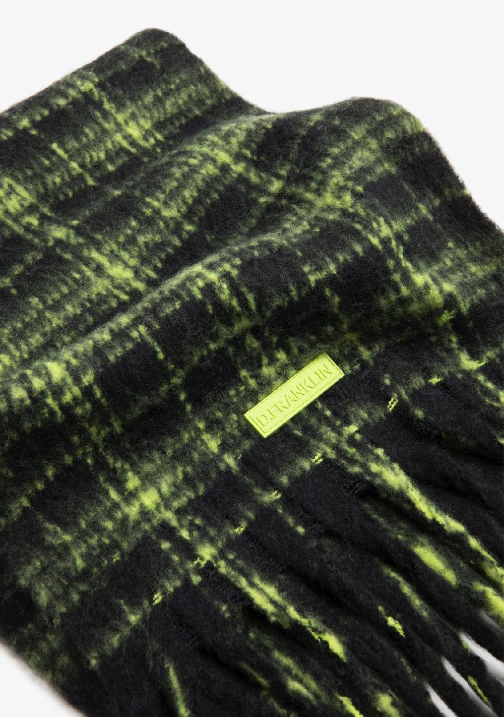 D.franklin Nordic Bomb Plaid Scarf Black