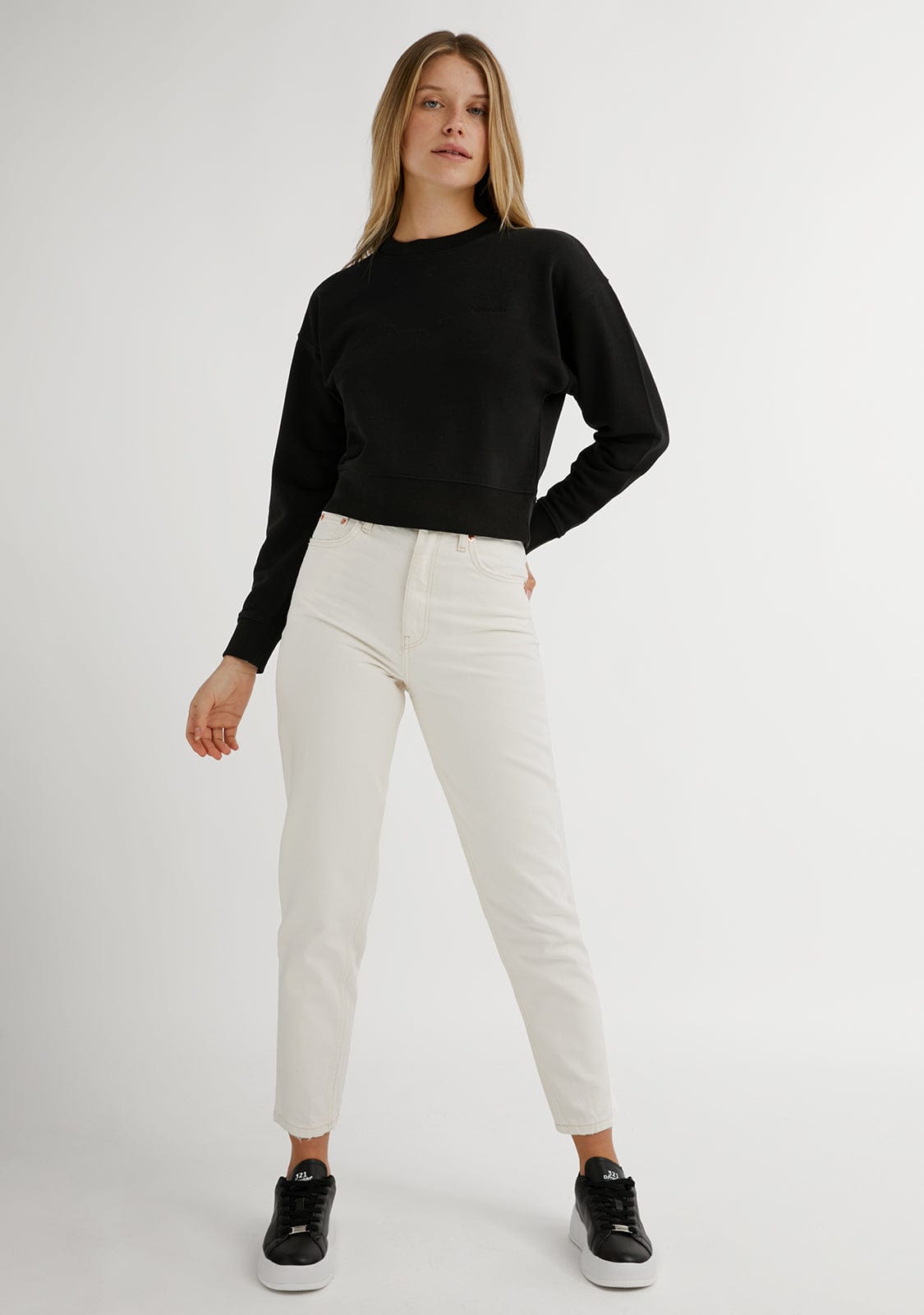 D.franklin Embroidery Logo Cropped Crew Neck Sweatshirt / Black