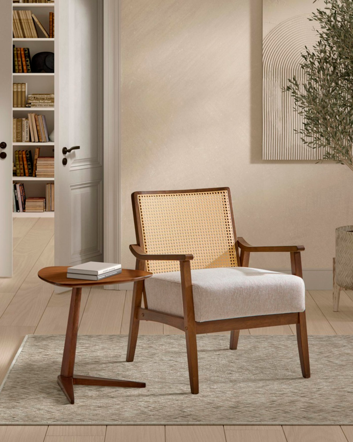 Deco Wood Butaca De Madera Maciza Con Asiento De Espuma Y Fibra En Acabado Nogal De 78x68cm