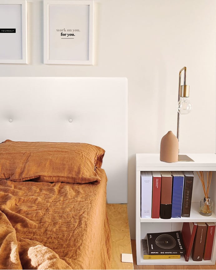 Deco Wood Cabecero Tapizado De Polipiel Con Botones En Color Blanco De 90x80cm