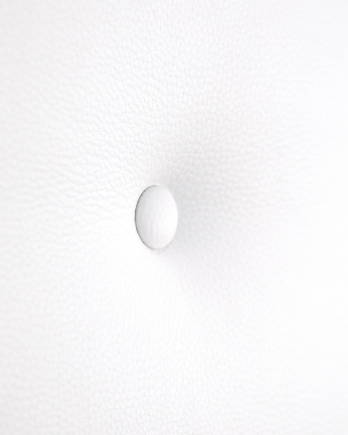 Deco Wood Cabecero Tapizado De Polipiel Con Botones En Color Blanco De 90x80cm