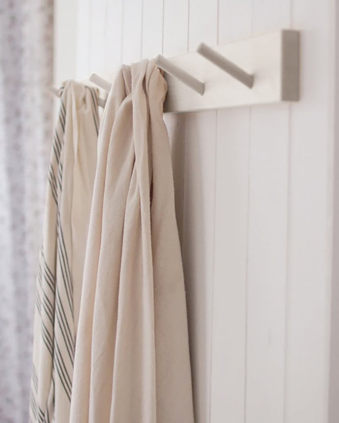 Deco Wood Colgador De Pared De Madera Maciza En Tono Blanco De 26x5cm