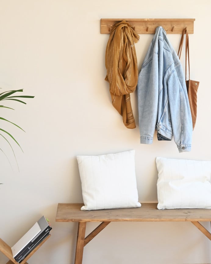 Deco Wood Colgador De Pared De Madera Maciza En Tono Roble Oscuro De 61x9 5cm