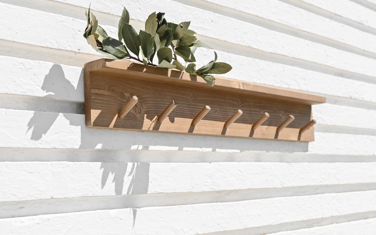 Deco Wood Colgador De Pared De Madera Maciza En Tono Roble Oscuro De 61x9 5cm