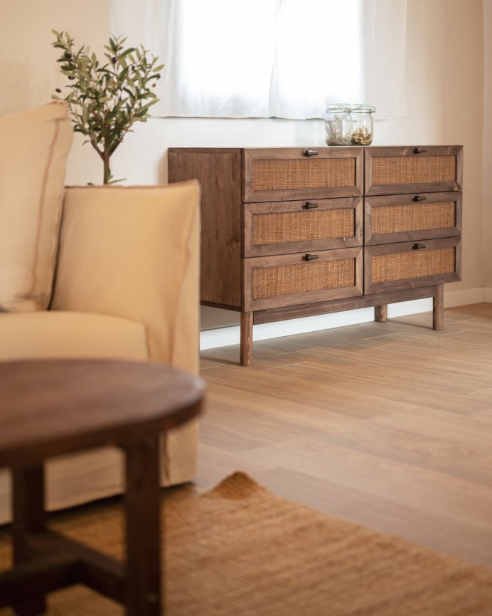 Deco Wood Cómoda De Madera Maciza Y Rafia Con Seis Cajones En Tono Nogal De 76x120cm