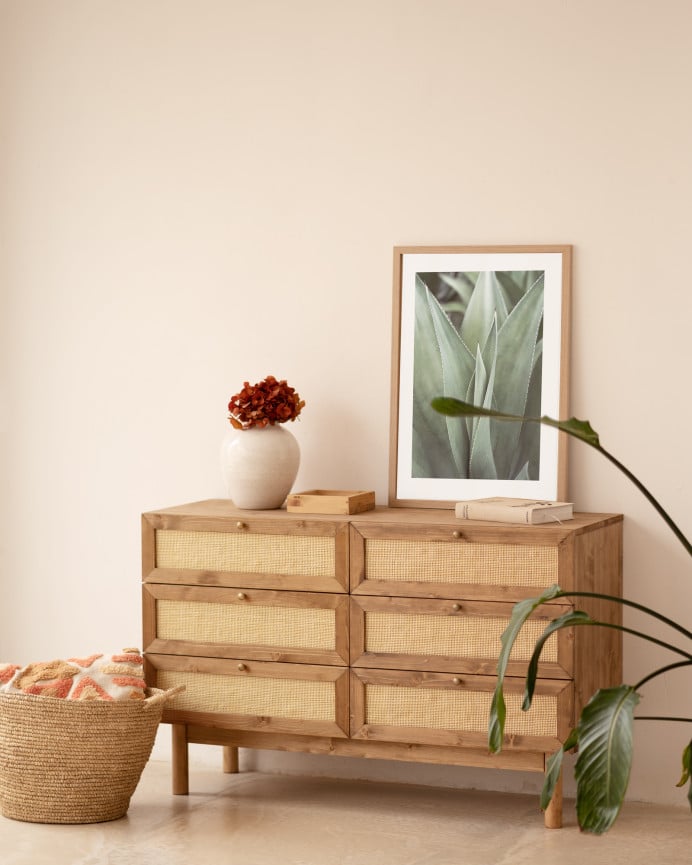 Deco Wood Cómoda De Madera Maciza Y Rafia Con Seis Cajones En Tono Roble Oscuro De 76x120cm