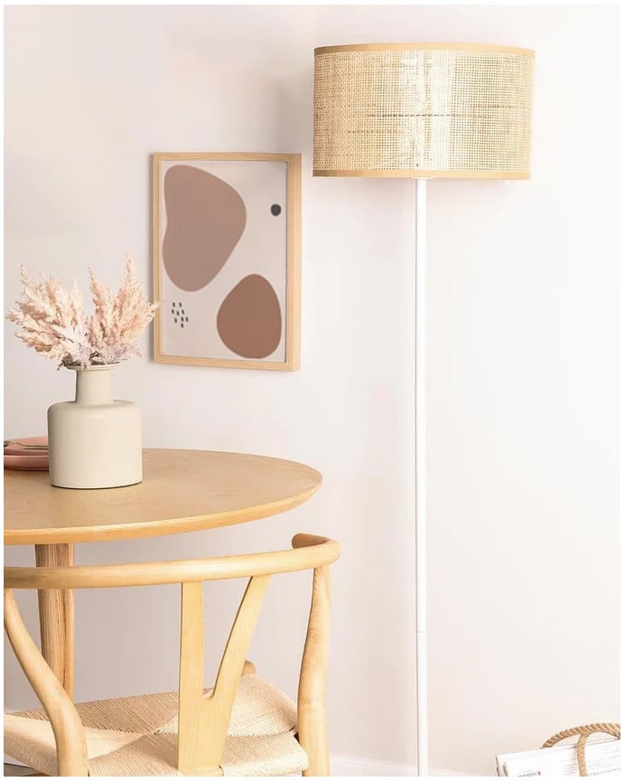 Deco Wood Lámpara De Pie Elaborada Con Base Metálica Color Blanco Y Pantalla De Ratán