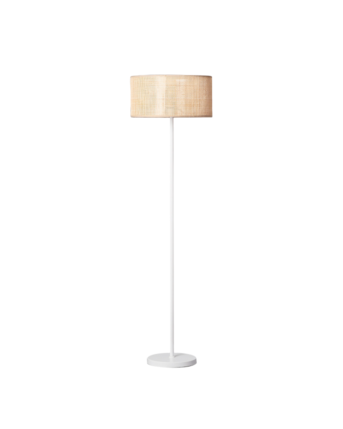 Deco wood Lámpara de pie elaborada con base metálica color blanco y pantalla de ratán