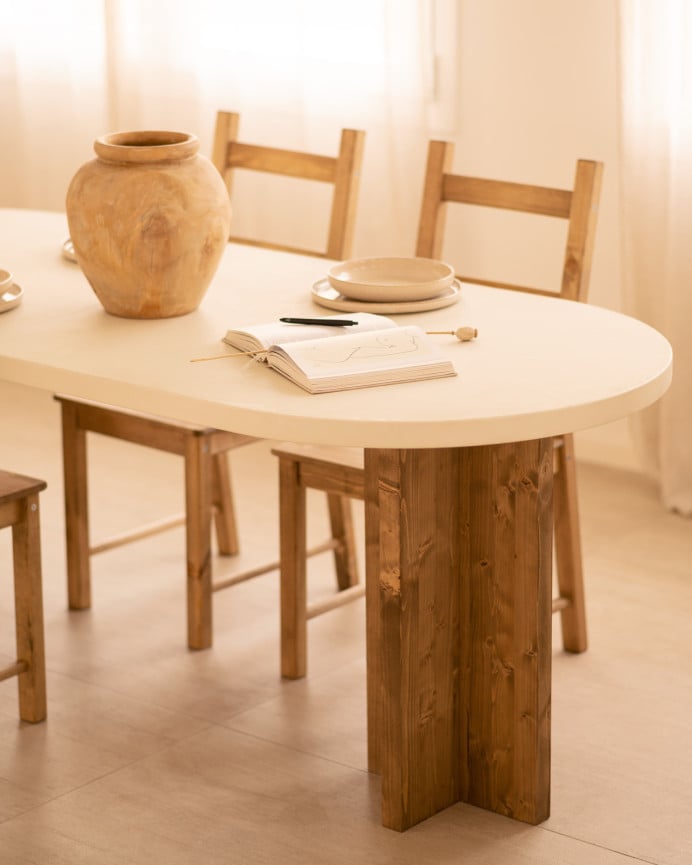 Deco Wood Mesa De Comedor Ovalada De Microcemento En Tono Blanco Roto Con Patas De Madera Tono Roble Oscuro De 160cm