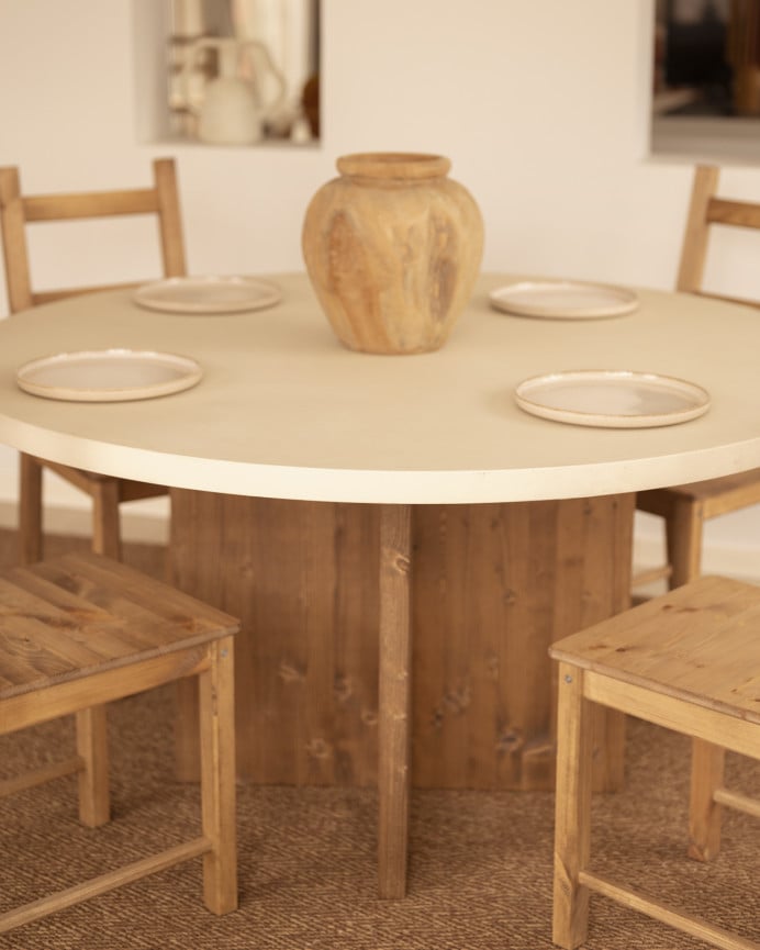 Deco Wood Mesa De Comedor Redonda De Microcemento En Tono Blanco Roto Con Patas De Madera Tono Roble Oscuro De Ø110