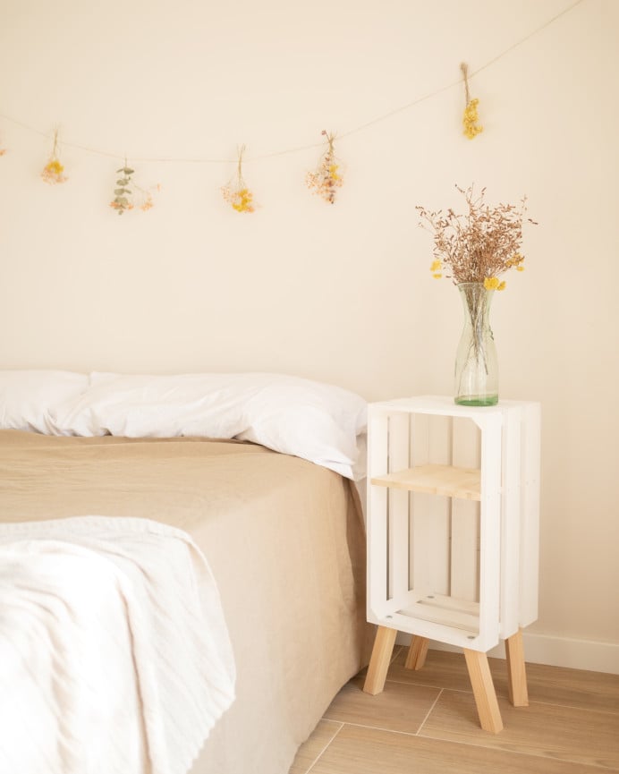 Deco Wood Mesita De Noche De Madera Maciza En Tono Blanco De 66x25 5cm