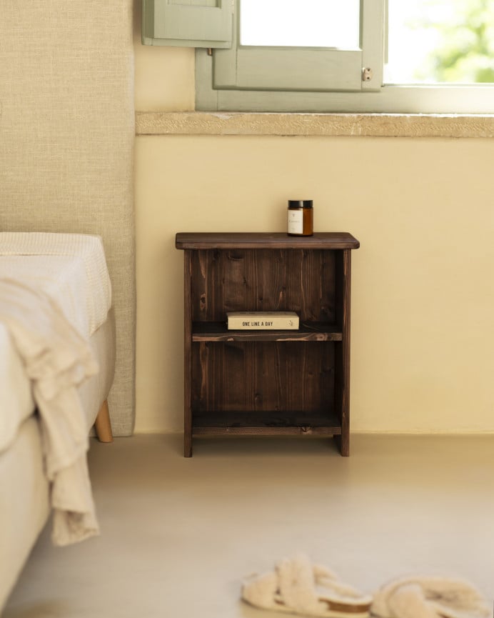 Deco Wood Mesita De Noche De Madera Maciza En Tono Nogal De 50x42cm