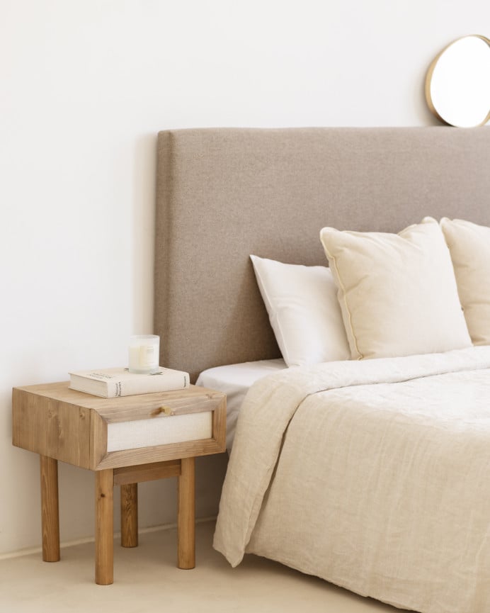 Deco Wood Mesita De Noche De Madera Maciza Y Lino Con Un Cajón En Tono Roble Oscuro De 40x45cm