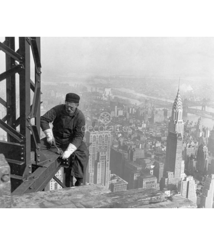 Decoratt Old timer structural worker Lewis W. Hine