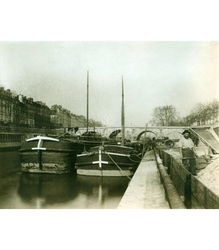 Decoratt Quai des Celestins et ile Saint-Louis Eugene Atget Paris 1903