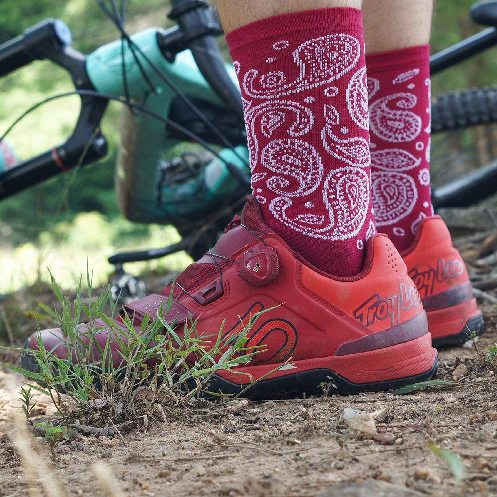 Defeet Aireator 6" Paisley