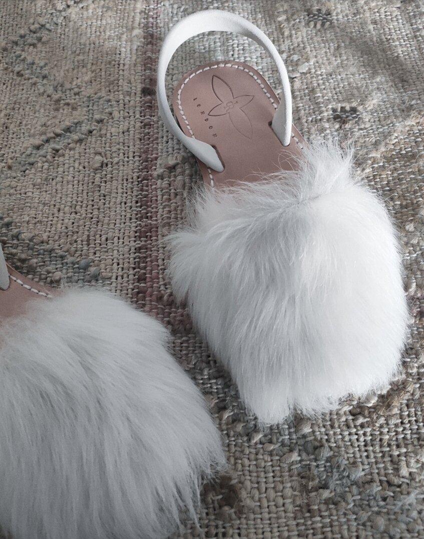 Del Rio London Classic Tuscan Lamb Flats Ivory - Suede Slingback