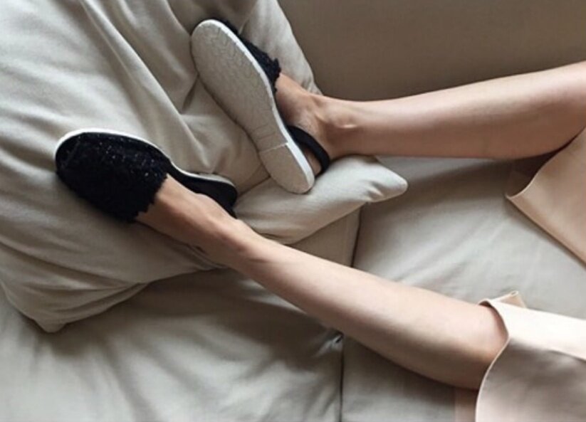 Del Rio London Classic Metallic Bouclé Flats Black