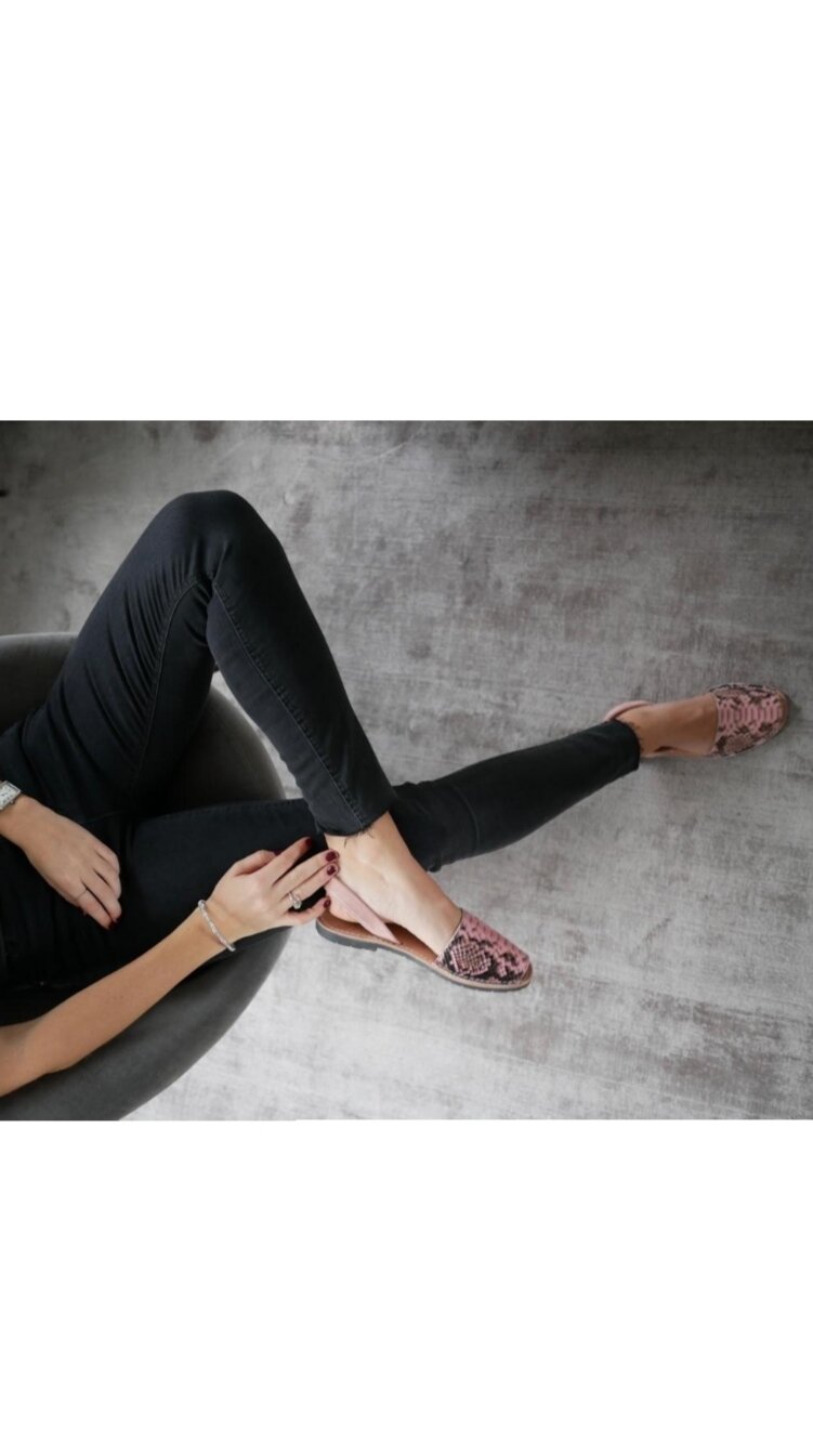 Del Rio London Classic Python Flats Rose