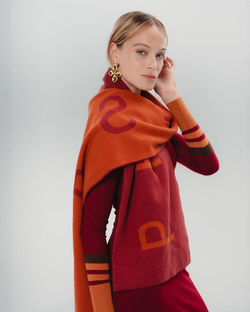 Dolores Promesas Bufanda Maxi Estela Rojo Y Naranja