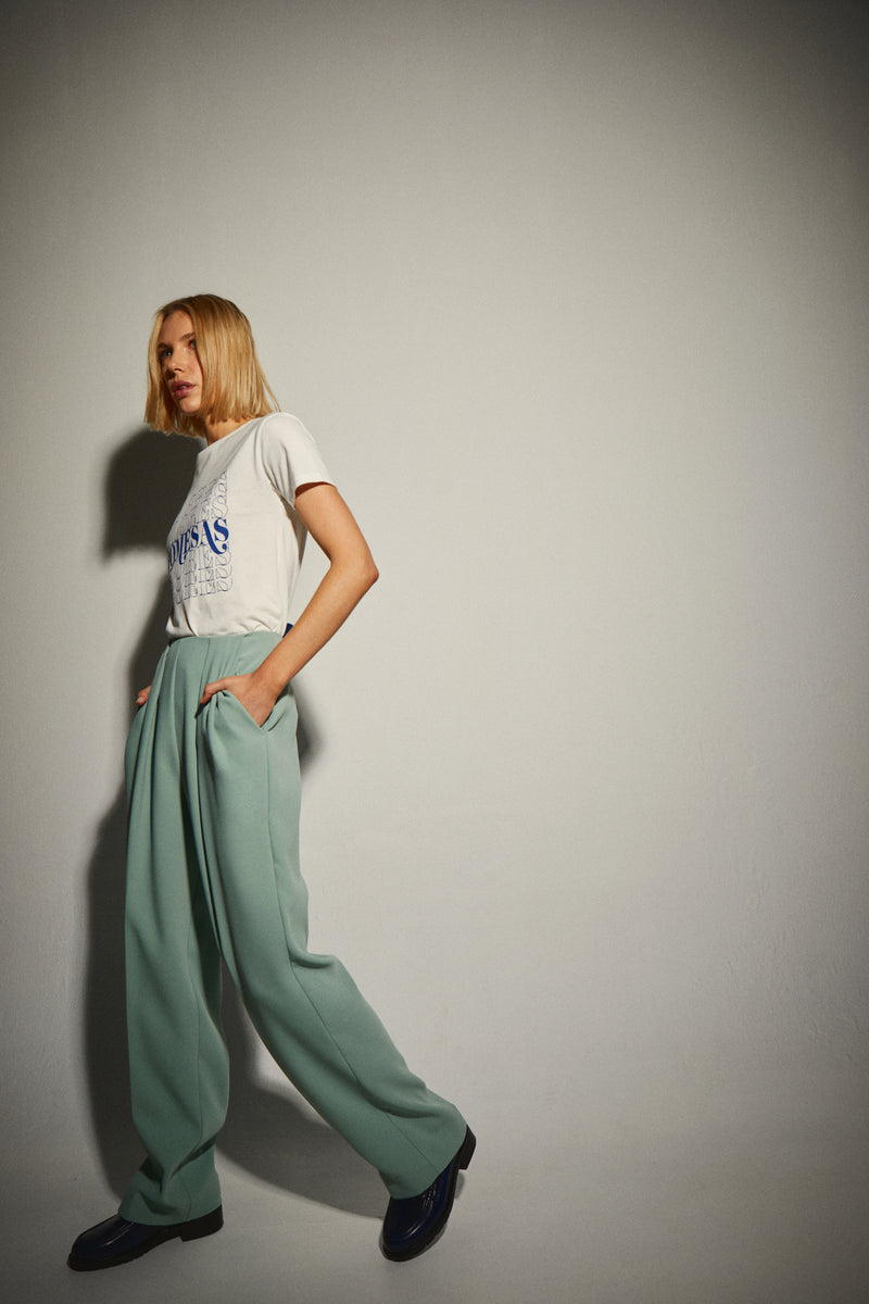 Dolores Promesas Camiseta Blanca Básica Lettering Promesas