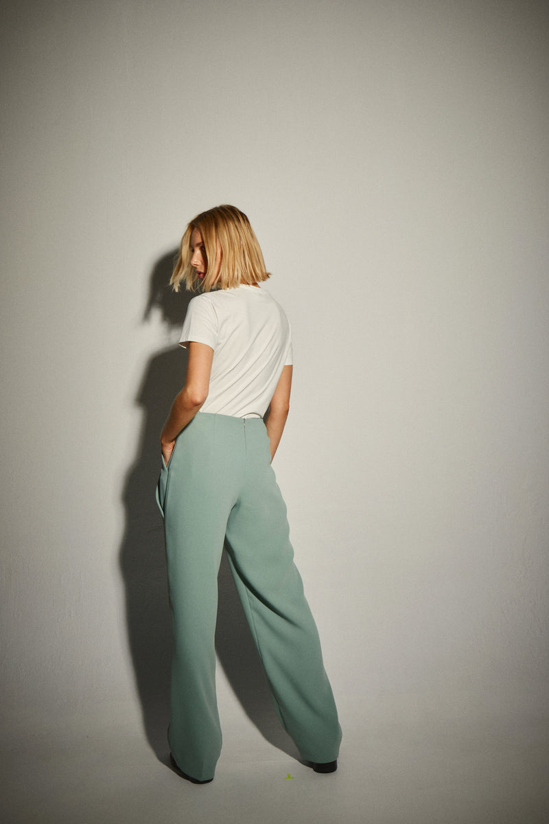 Dolores Promesas Camiseta Blanca Básica Lettering Promesas