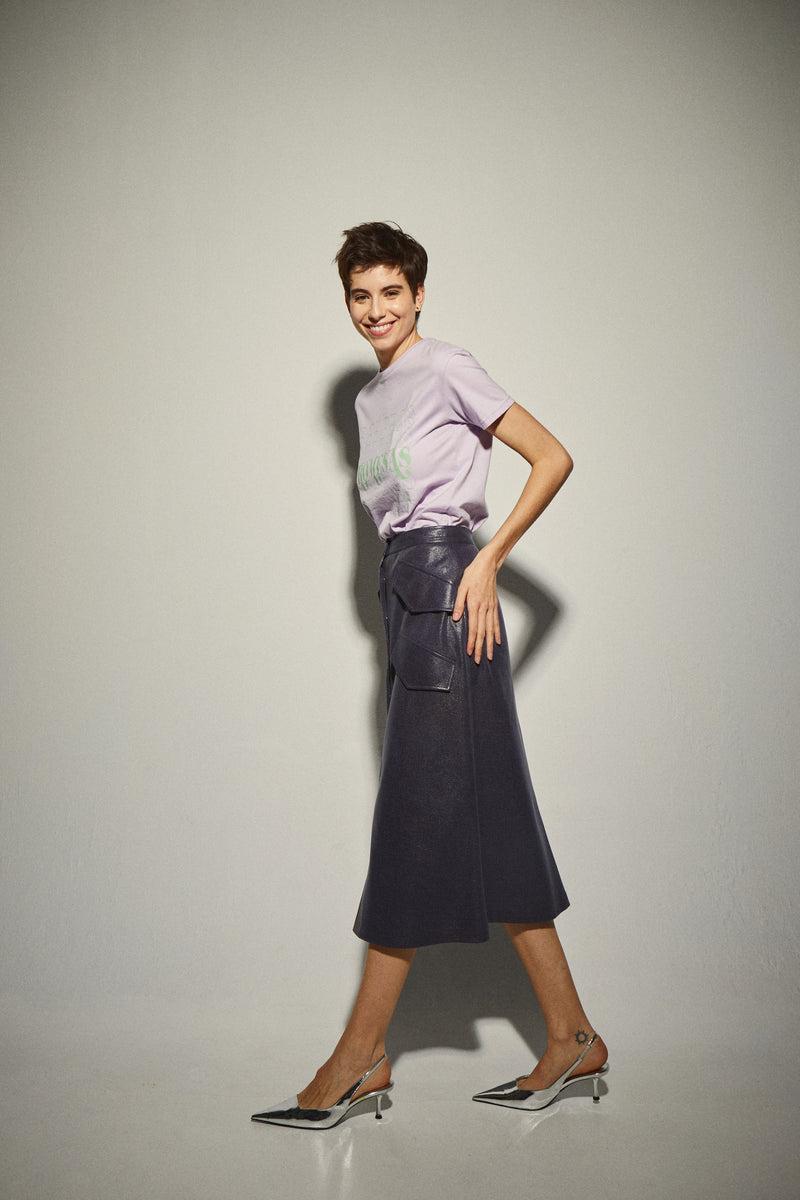 Dolores Promesas Camiseta Lila Letrero Dolores Promesas