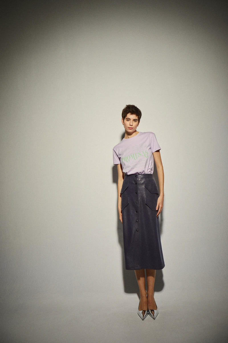 Dolores Promesas Camiseta Lila Letrero Dolores Promesas