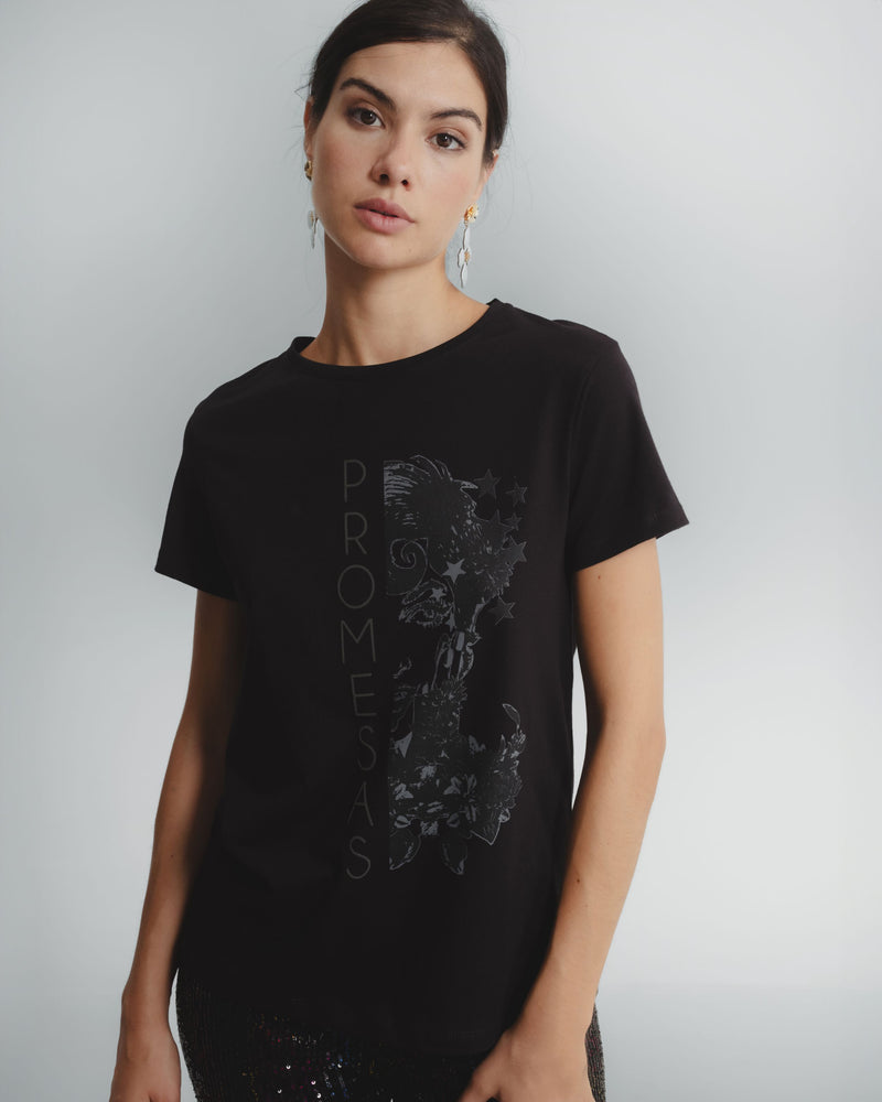 Dolores Promesas Camiseta Negra Ilustrada Promesas