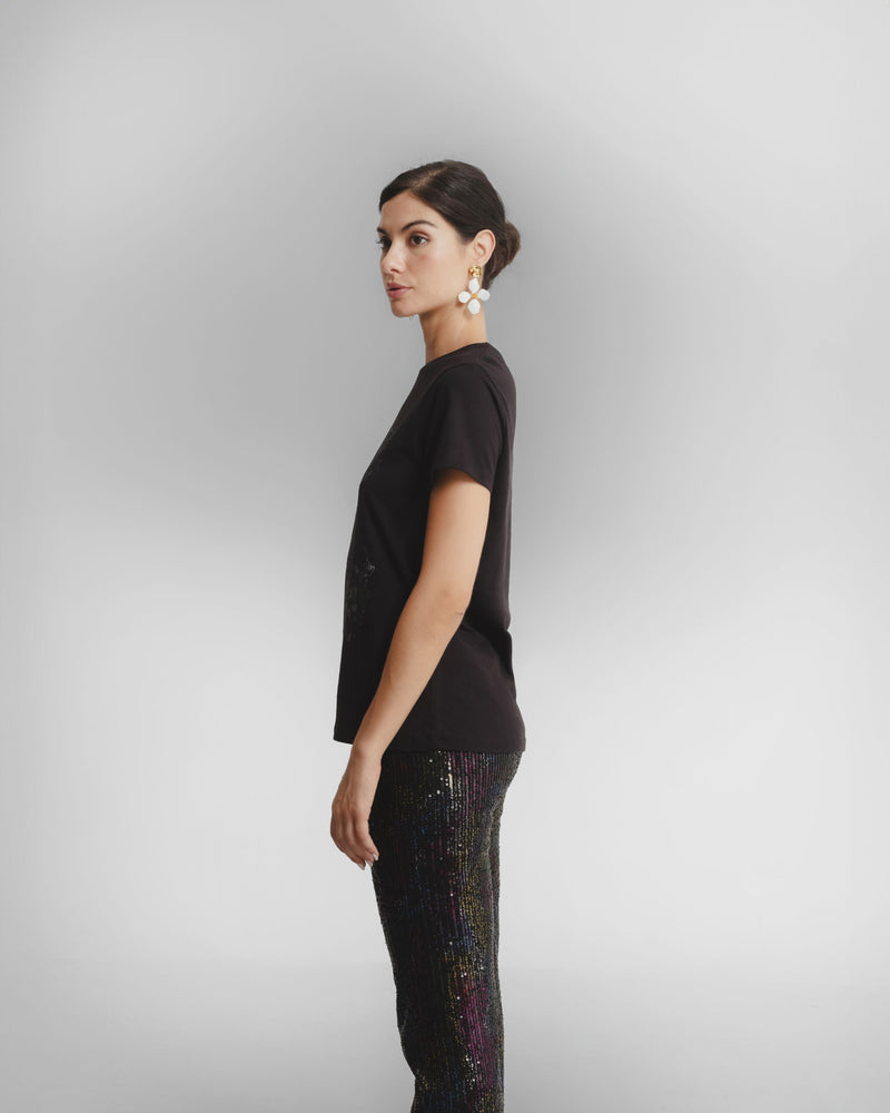 Dolores Promesas Camiseta Negra Ilustrada Promesas