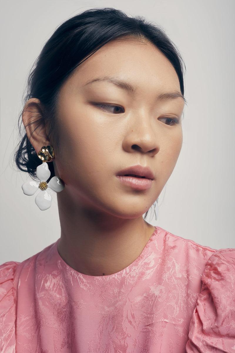 Dolores Promesas Pendientes Cassia Blanco