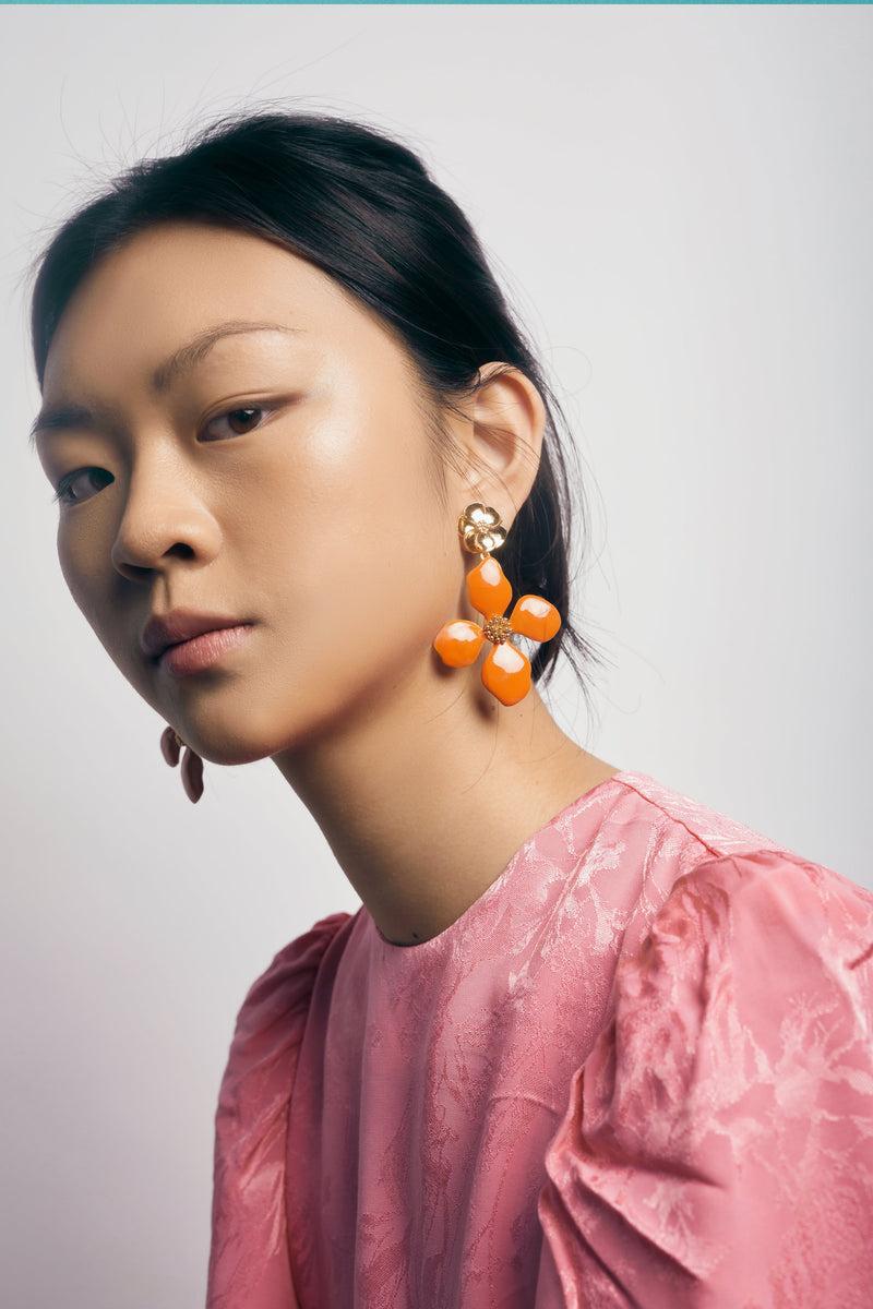 Dolores Promesas Pendientes Cassia Naranja