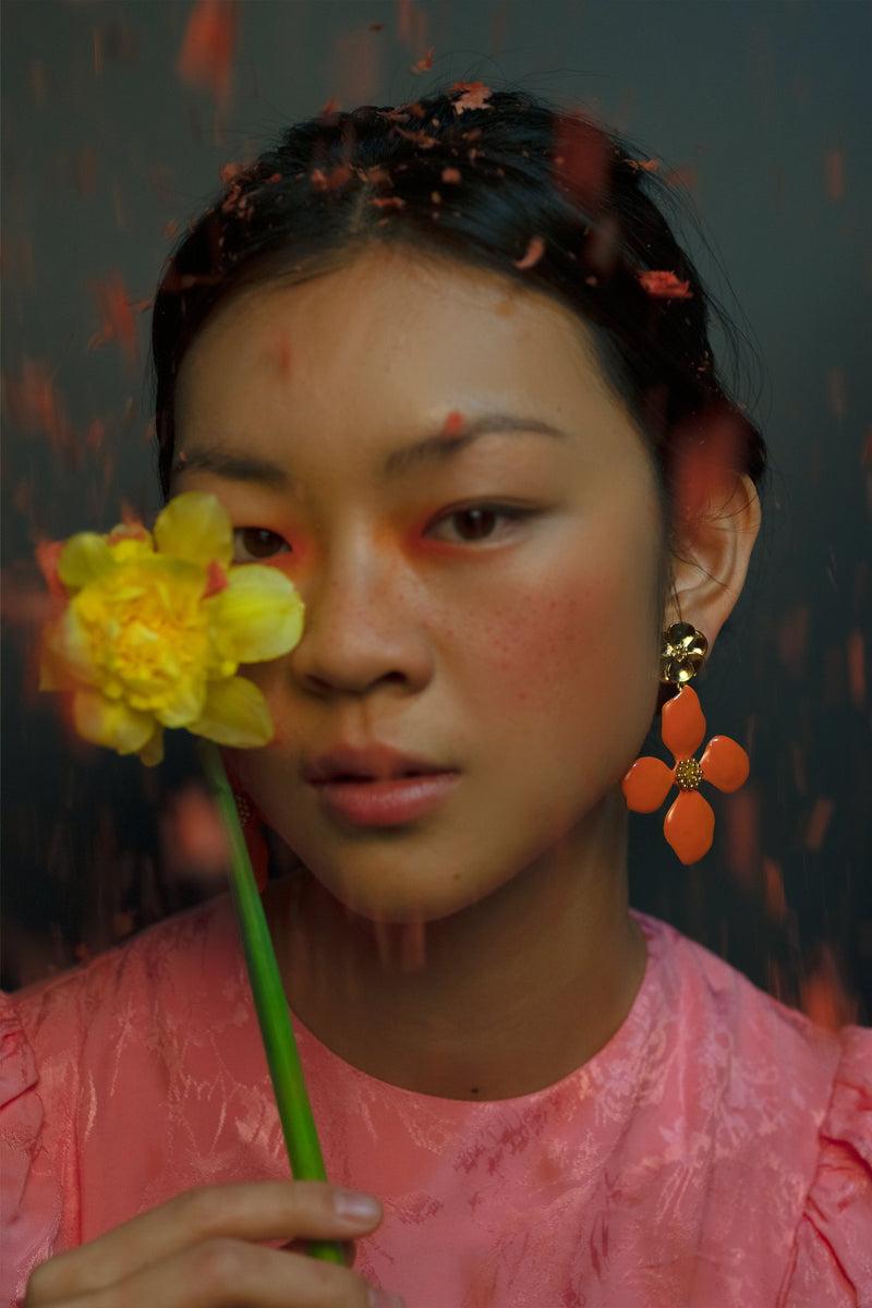 Dolores Promesas Pendientes Cassia Naranja