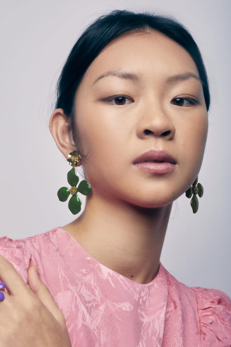 Dolores Promesas Pendientes Cassia Verde