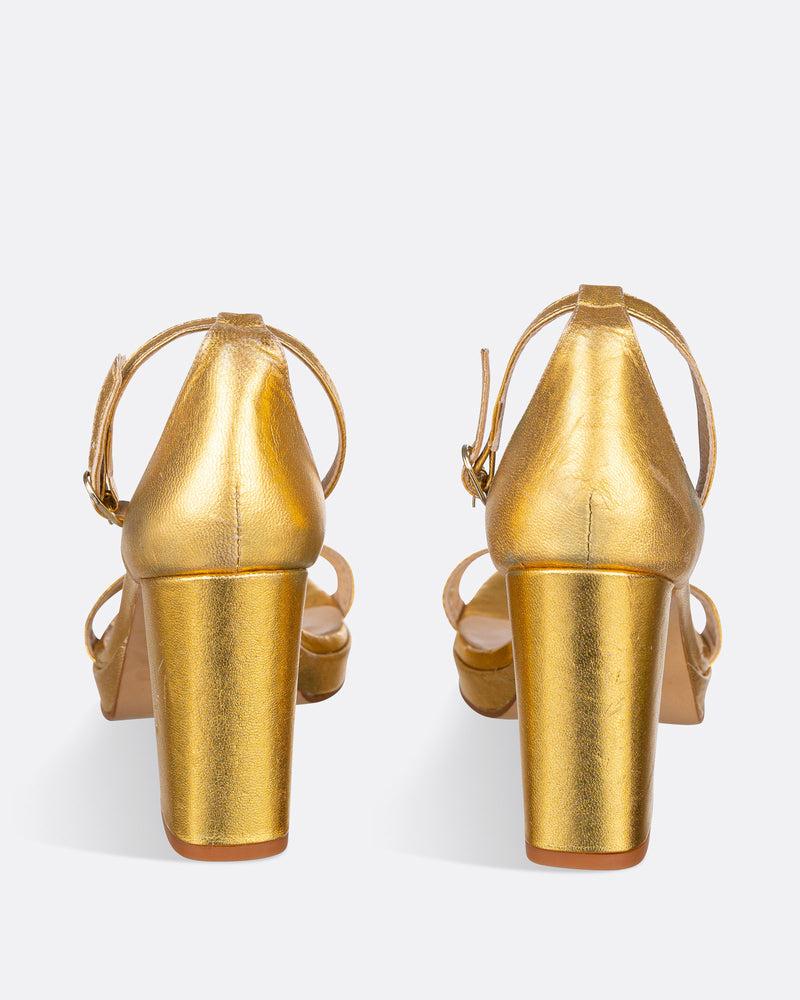 Dolores Promesas Sandalia Tacón Dorada Baila