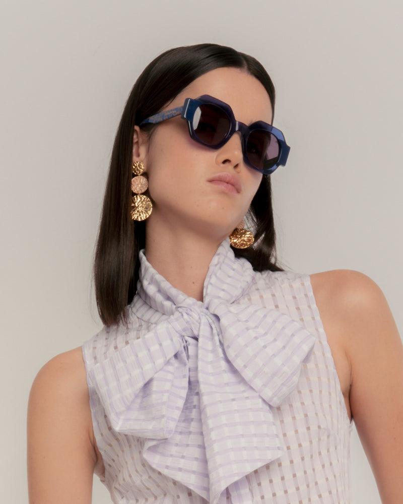 Dolores Promesas Gafa Con Forma Geométrica Azul Semitransparente Y Azul Marino