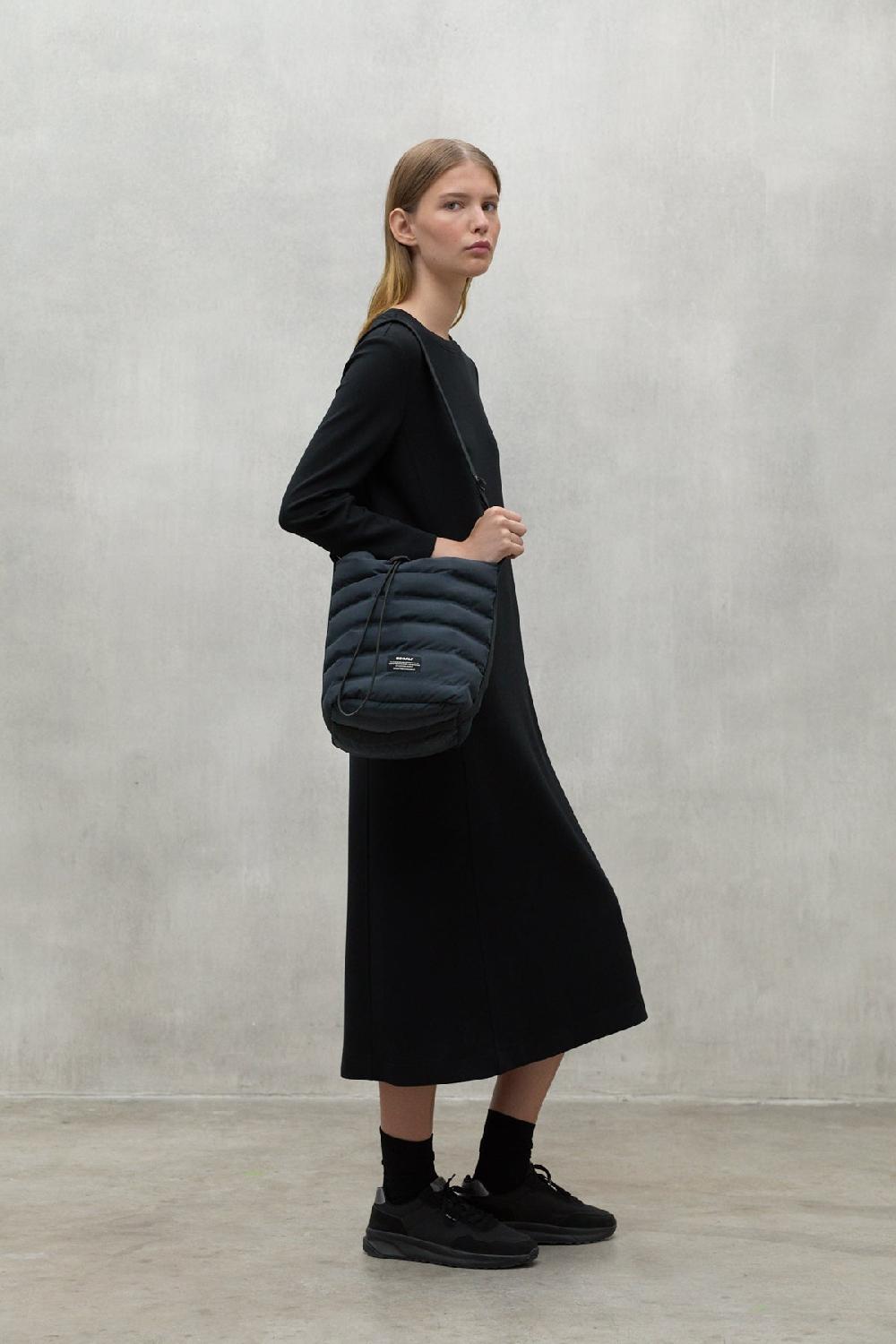 Ecoalf NAVY BLUE PAD BUCKET BAG
