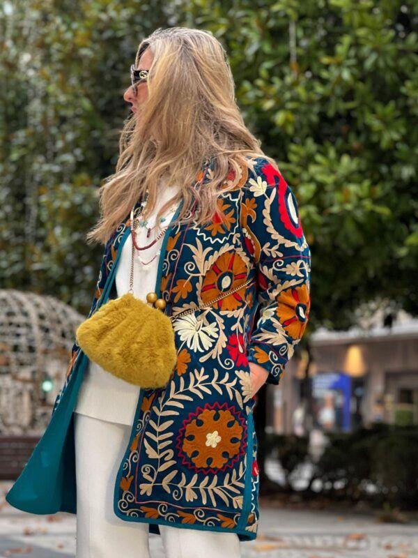 El Caballo Abrigo Bordado