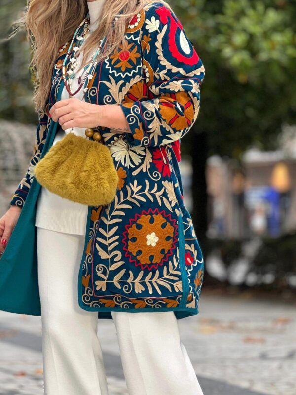 El caballo Abrigo bordado