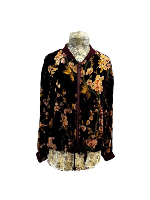 El caballo Bomber de seda