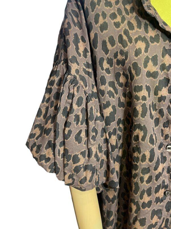 El Caballo Camisa Leopardo