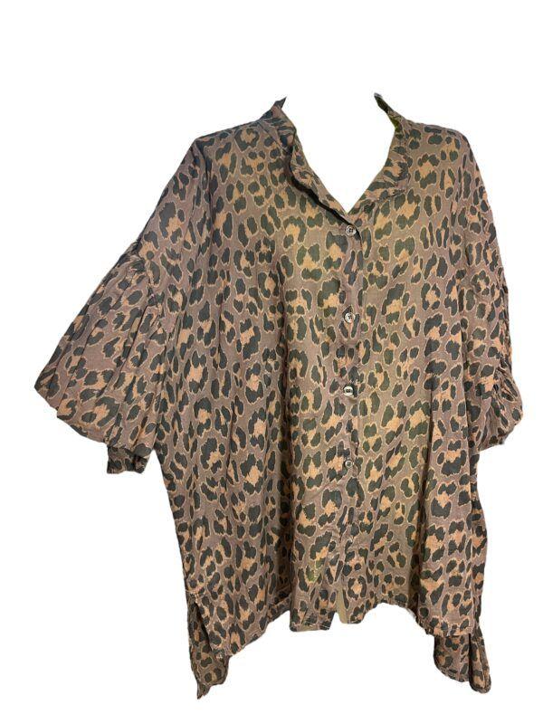 El Caballo Camisa Leopardo