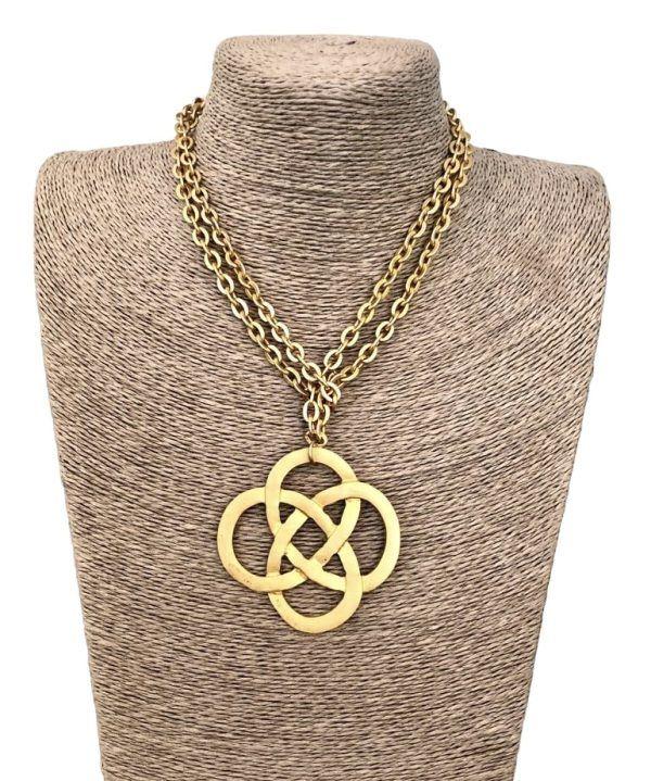 El caballo Collar doble postura