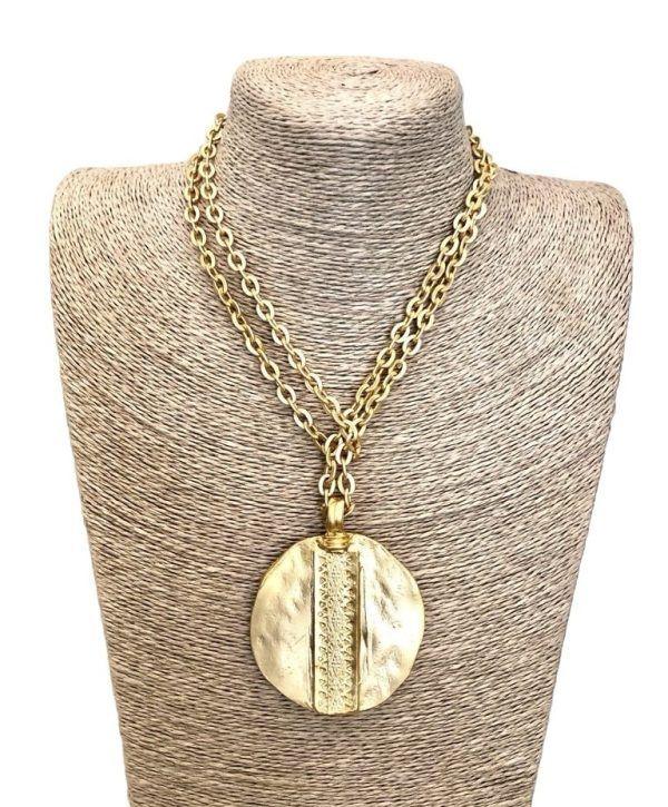 El caballo Collar doble postura