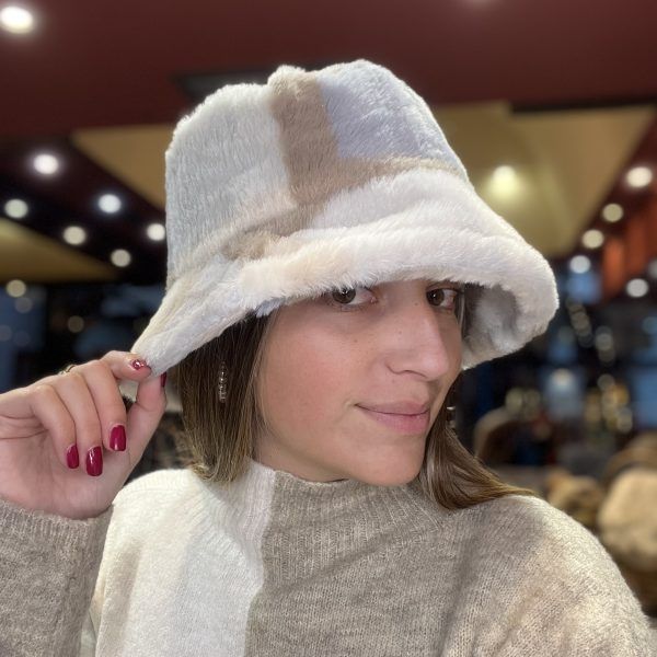 El Caballo Gorro De Pelo